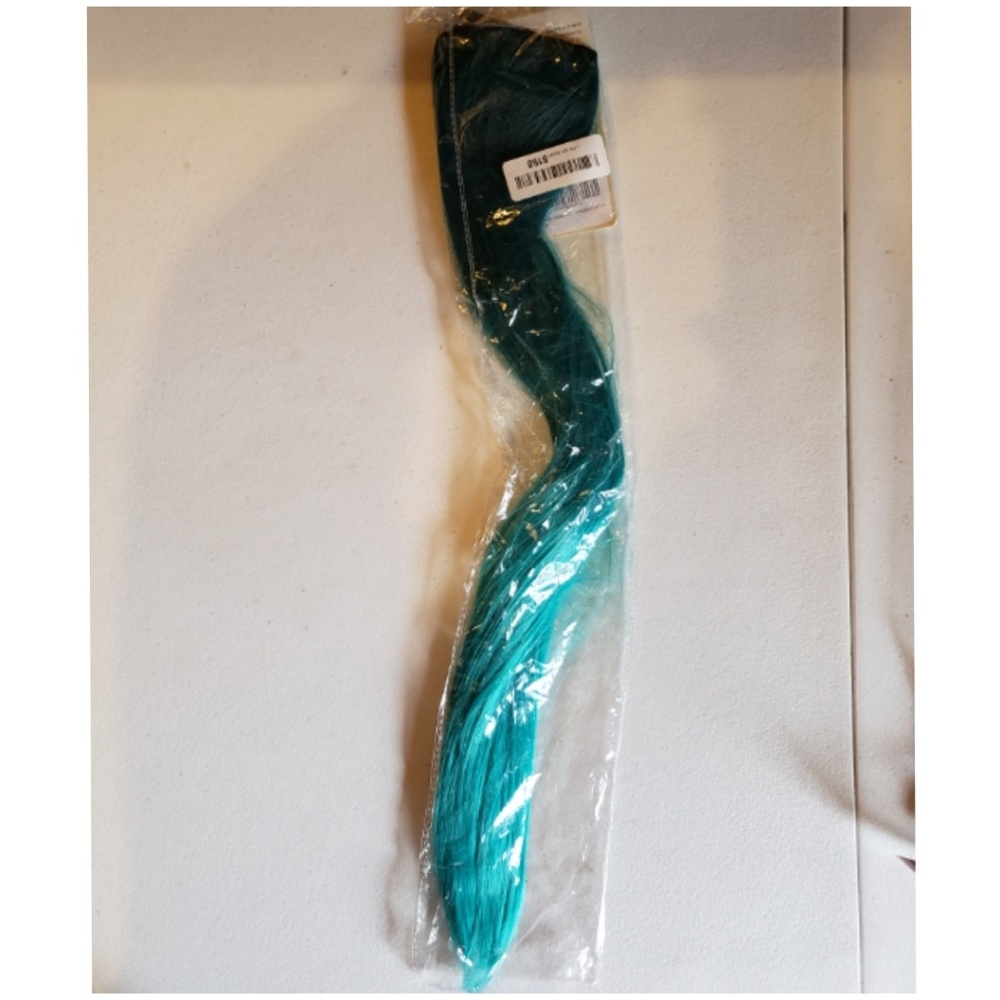 NWT Kisspat Ombre Hair Extension